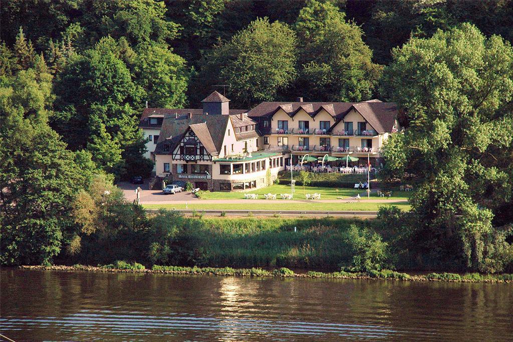 Hotel-Restaurant Peifer Brodenbach Exterior foto